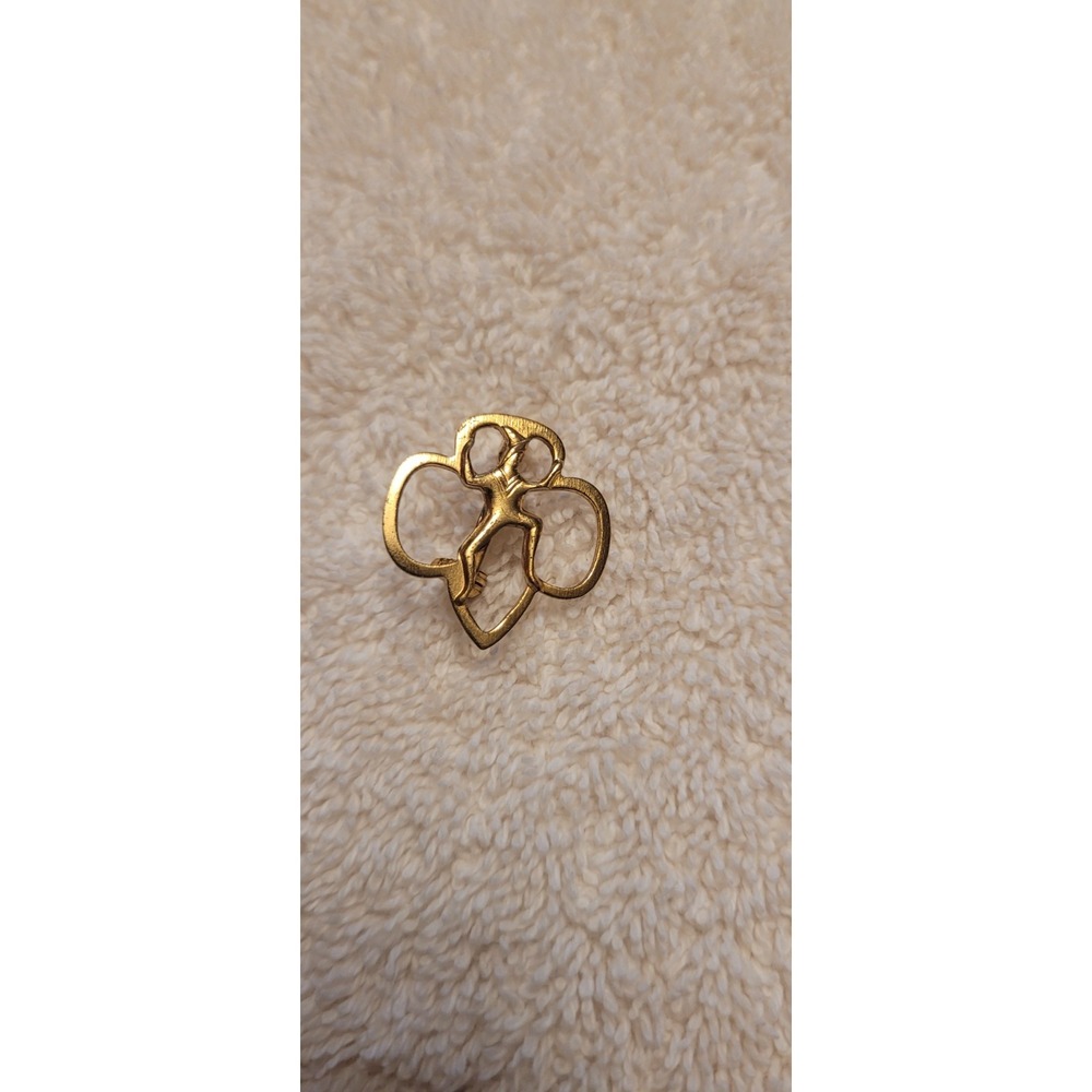 Vintage Girl Scout Brownie Membership Pin Brooch Gold Tone .75"